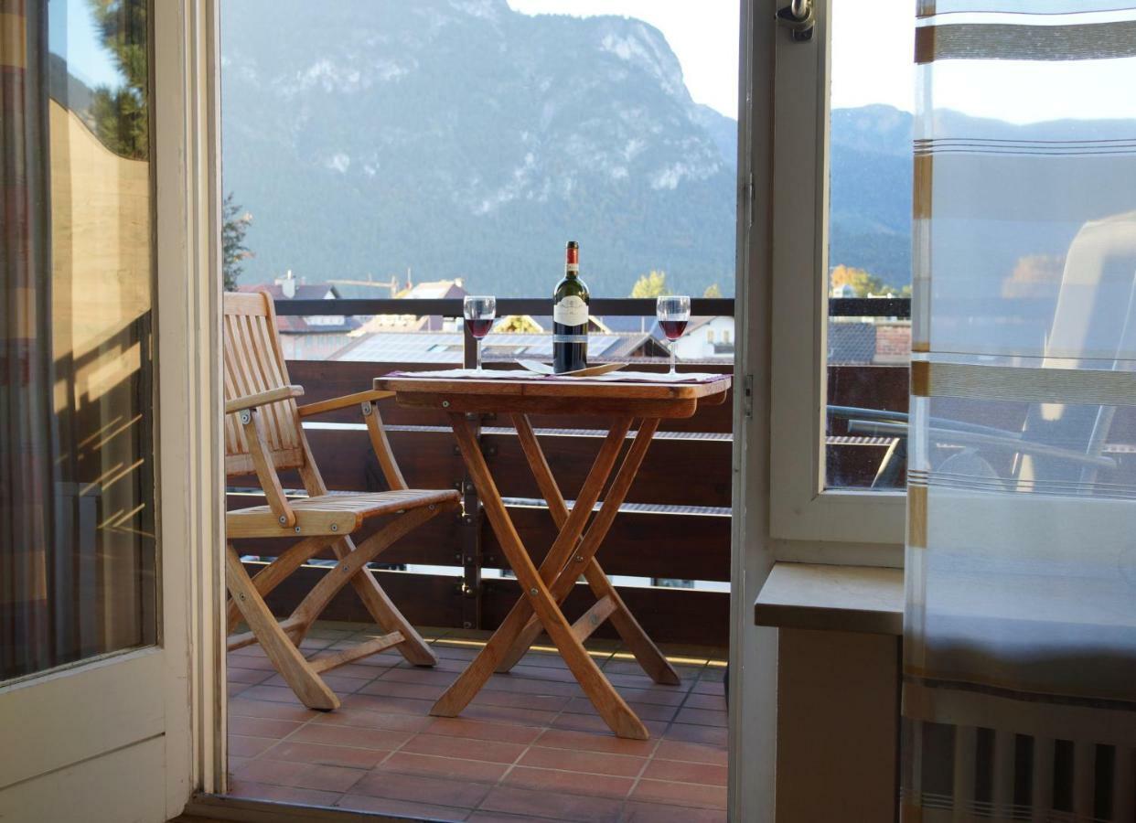 Sunny 1-Room Apartment Near Railway Station ガルミッシュ・パルテンキルヒェン エクステリア 写真